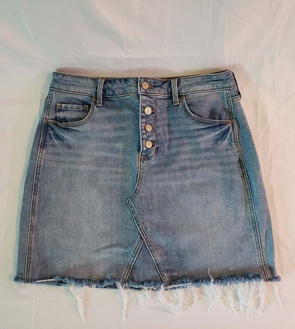 Old Navy Denim Skirt | Women's Size 6 | Button Fly & Raw Hem